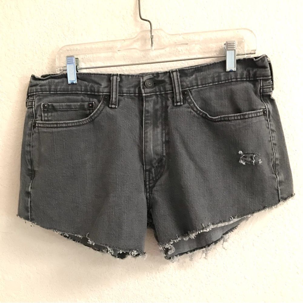 ‎Levi 514 grey cut off denim shorts 34